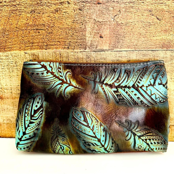 Plumas and Jade Tooled Feather Leather Makeup Bag - Picture 1 of 4
